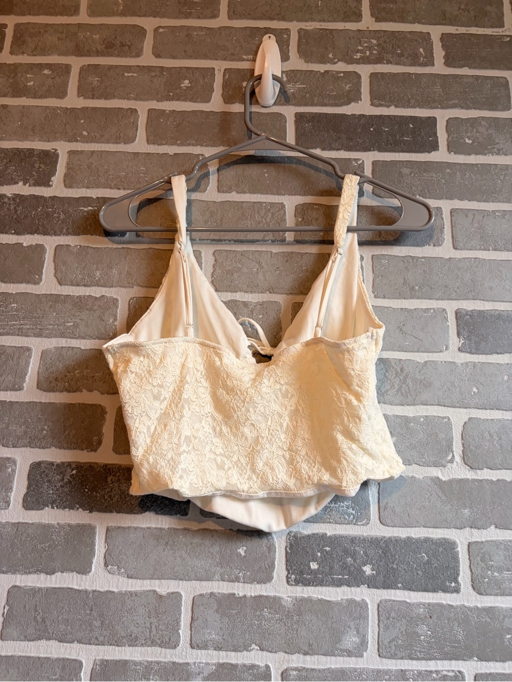 Madden Girl Cream Lace Tie-Front Cropped Tank Top - Picture 2 of 2
